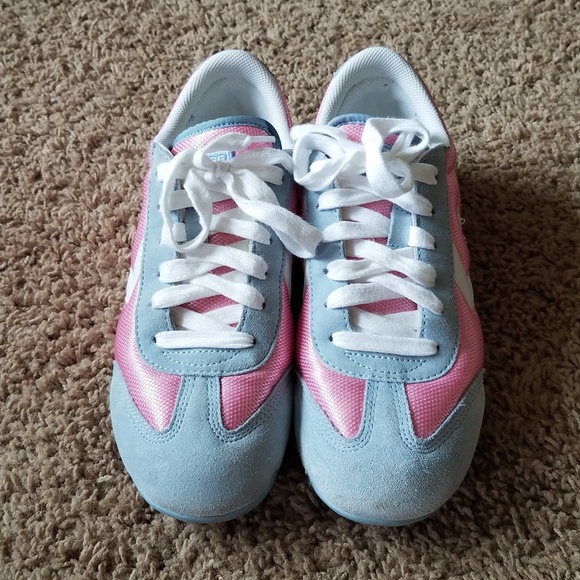 converse mesh trainers